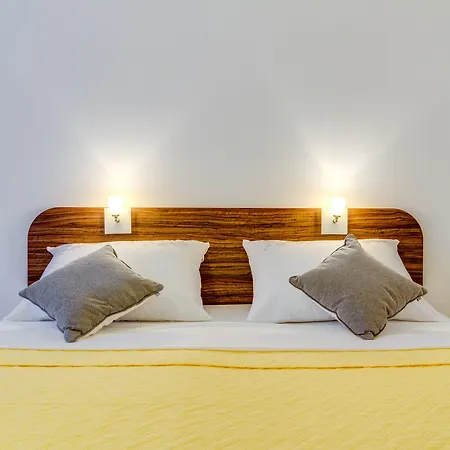 Charming And Sweet Vito In Appartamento Pola