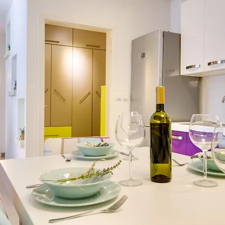 Charming And Sweet Vito In Appartamento Pola