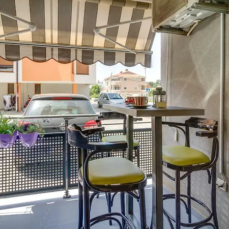 Charming And Sweet Vito In Appartement Pula