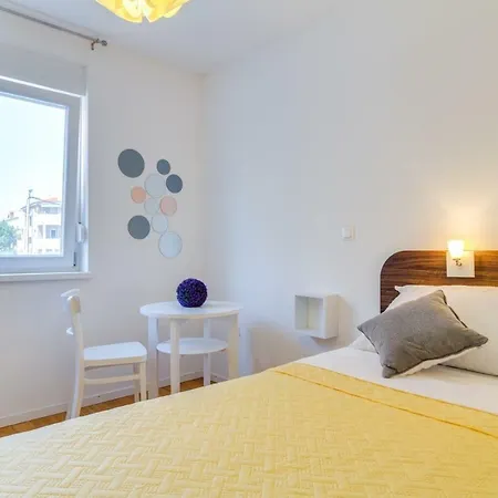 Charming And Sweet Vito In Apartment Pula