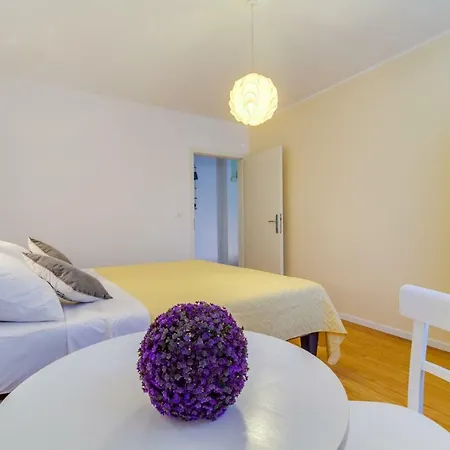 Apartment Charming And Sweet Vito In