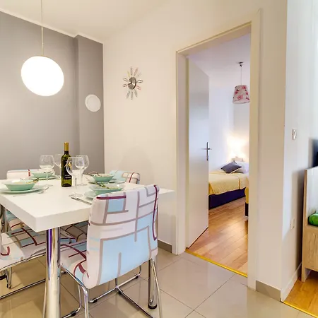 Apartment Charming And Sweet Vito In Pula